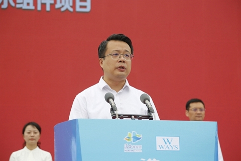 1696672205838653.jpg 淮安偉時輕量化車載新型顯示組件項目開工建設(shè)4.JPG